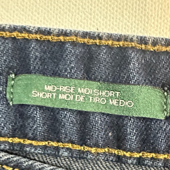 Dark Blue Mid Rise Denim Midi Shorts NWT Size 12 - Picture 3 of 5
